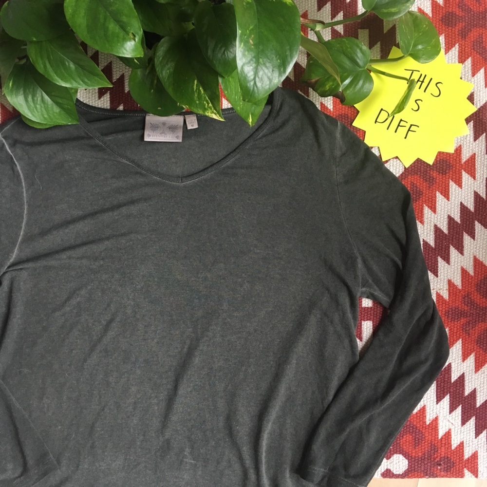 3/$25 DANTELLE Burnout Distressed Tunic Tshirt M